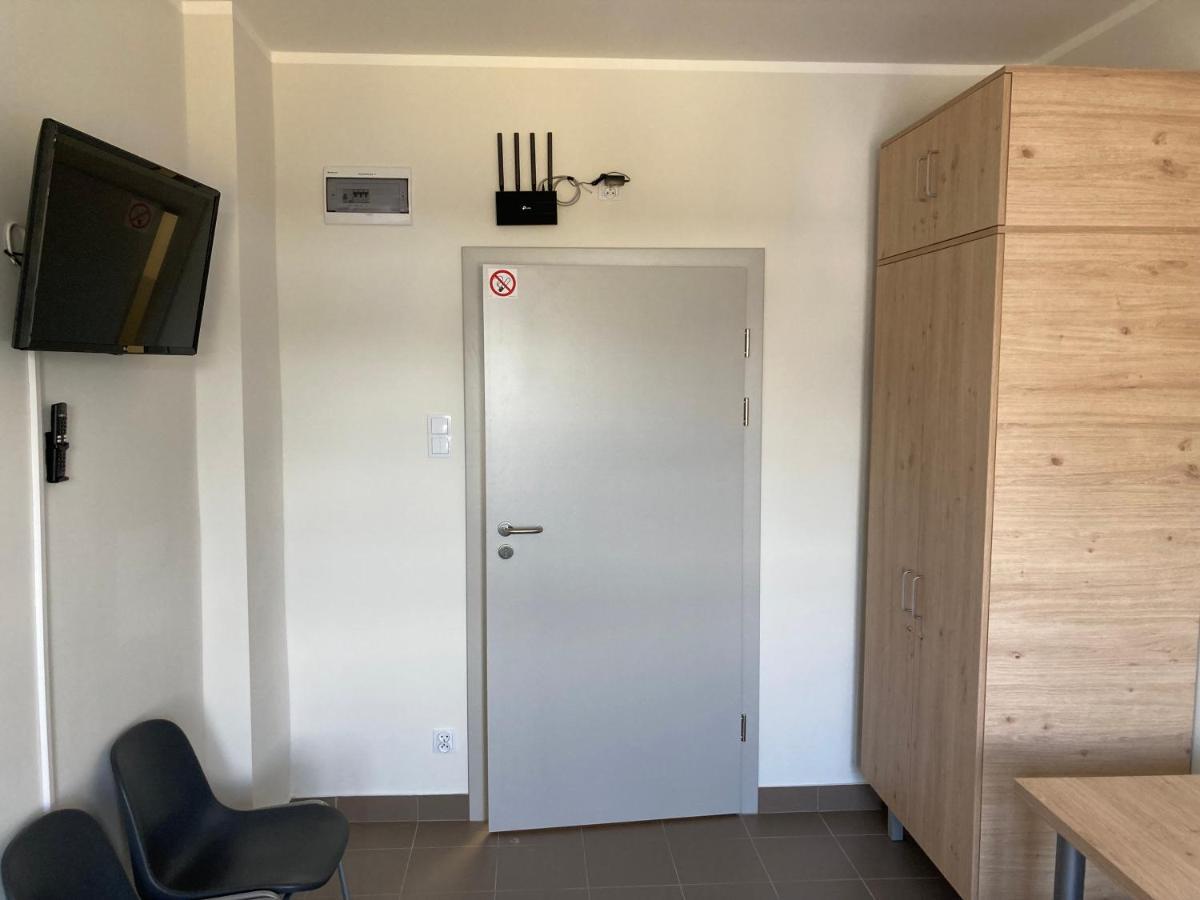 Hostel Przy Stadionie يافوجنا المظهر الخارجي الصورة